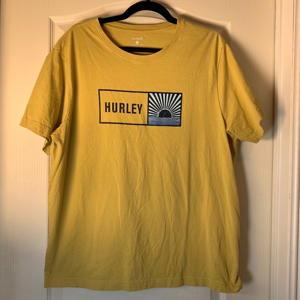 Hurley Men’s Graphic T-Shirt – Sun Print, Yellow – Size‎ XL  Comfy